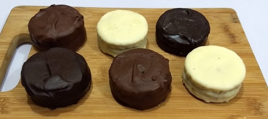 Eggless Mini Chocolate Cakes by Cooking with Smita
